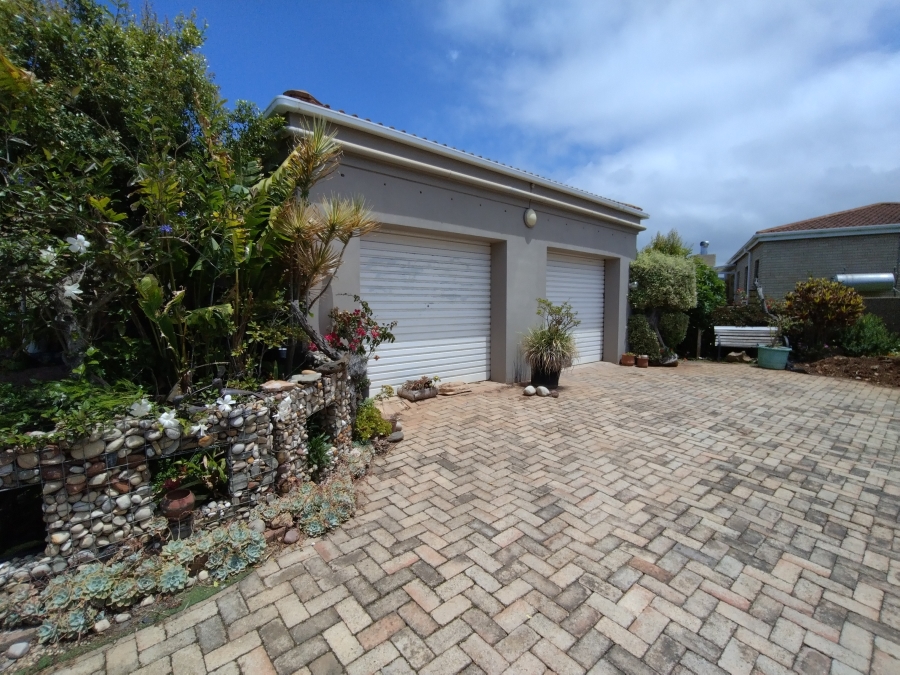 4 Bedroom Property for Sale in Jeffreys Bay Central Eastern Cape